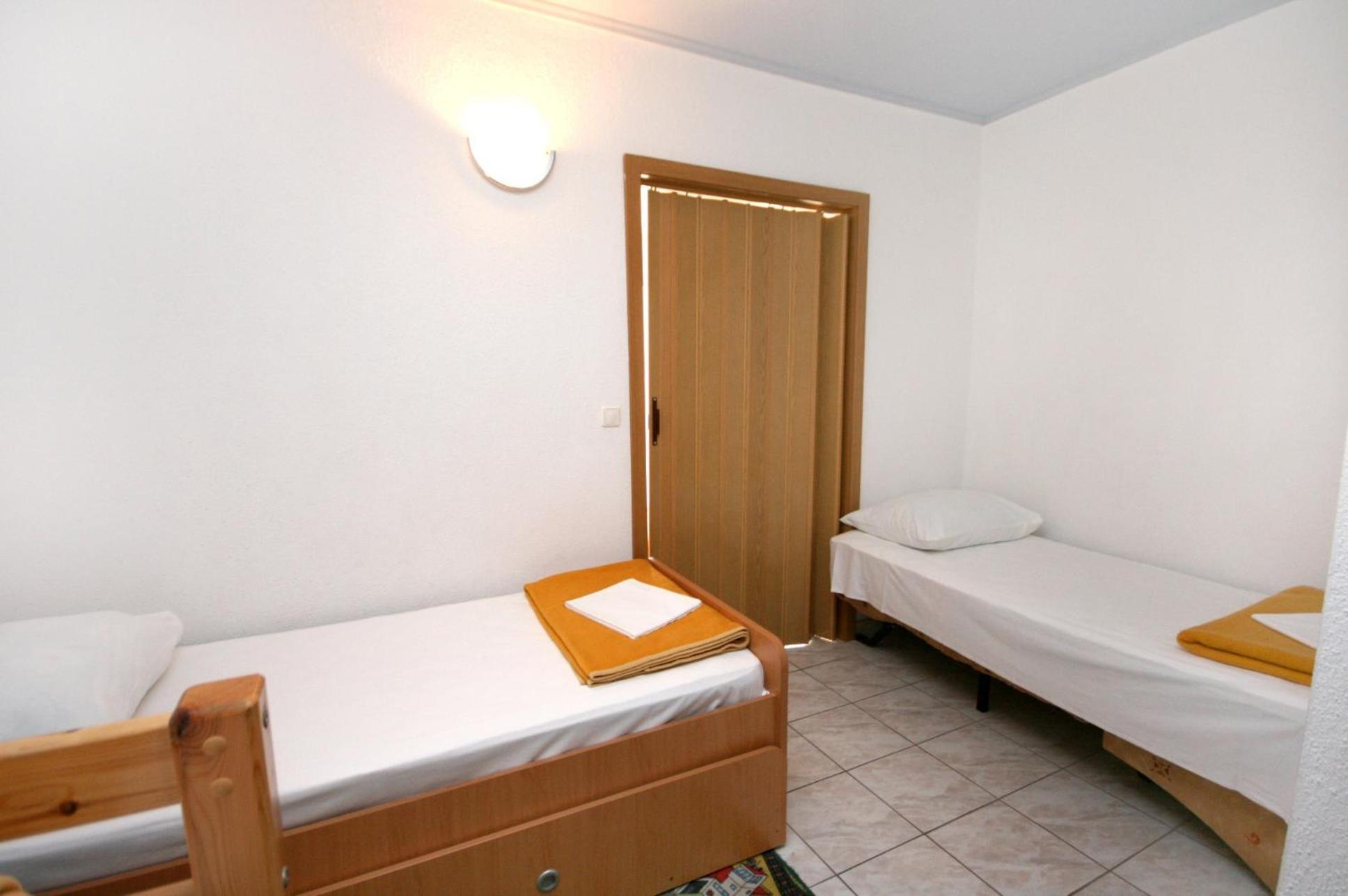 Apartments By The Sea Promajna, Makarska - 2673 الغرفة الصورة